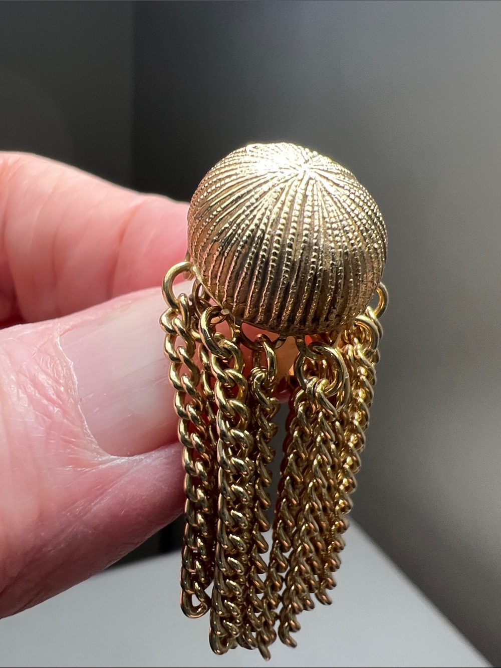Golden Chain Tassel Dome Clip-On Earrings - Vintage - Picture 10 of 13